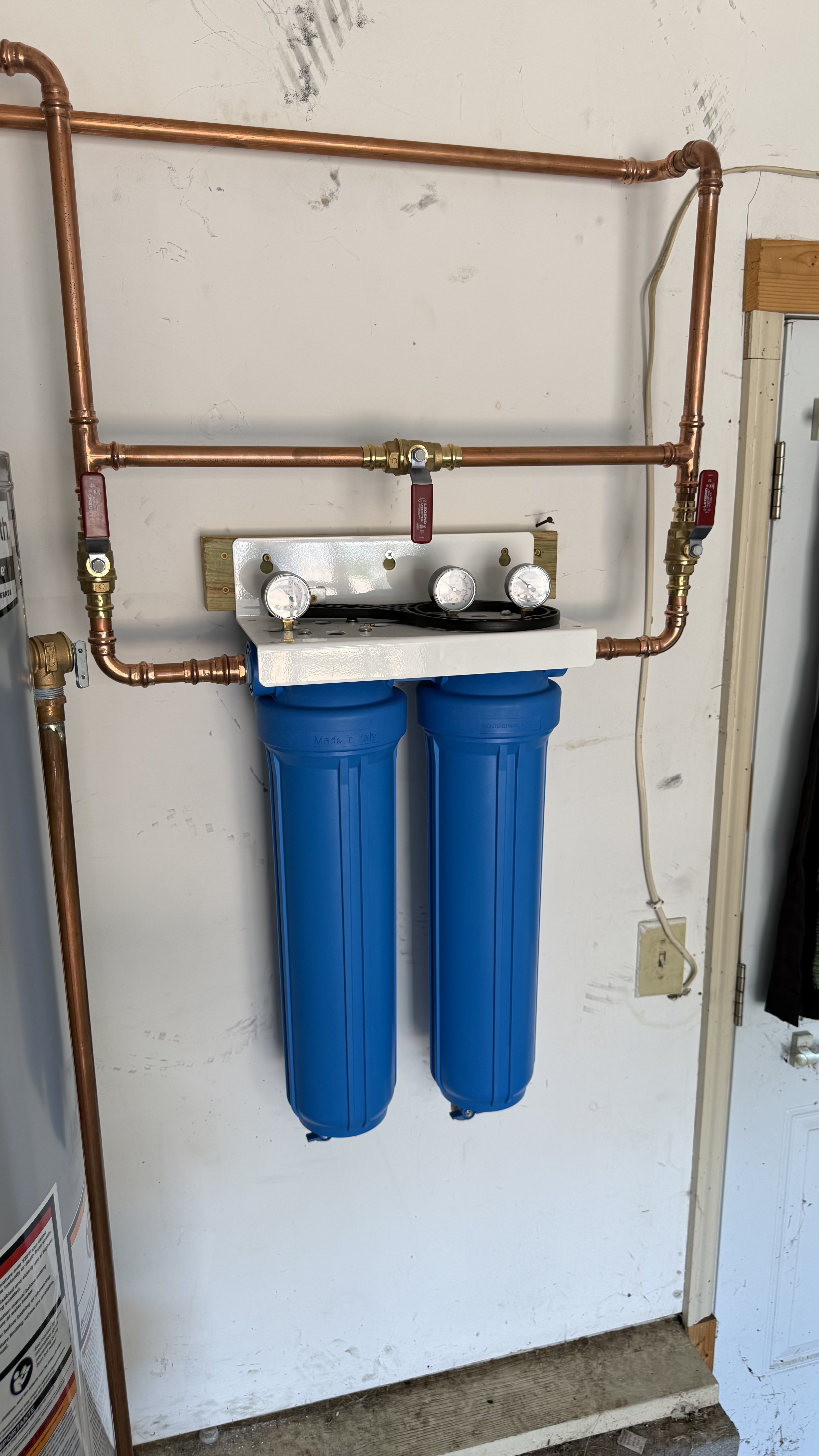 Blue water filtration system with copper piping